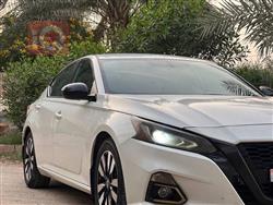 نيسان ألتيما